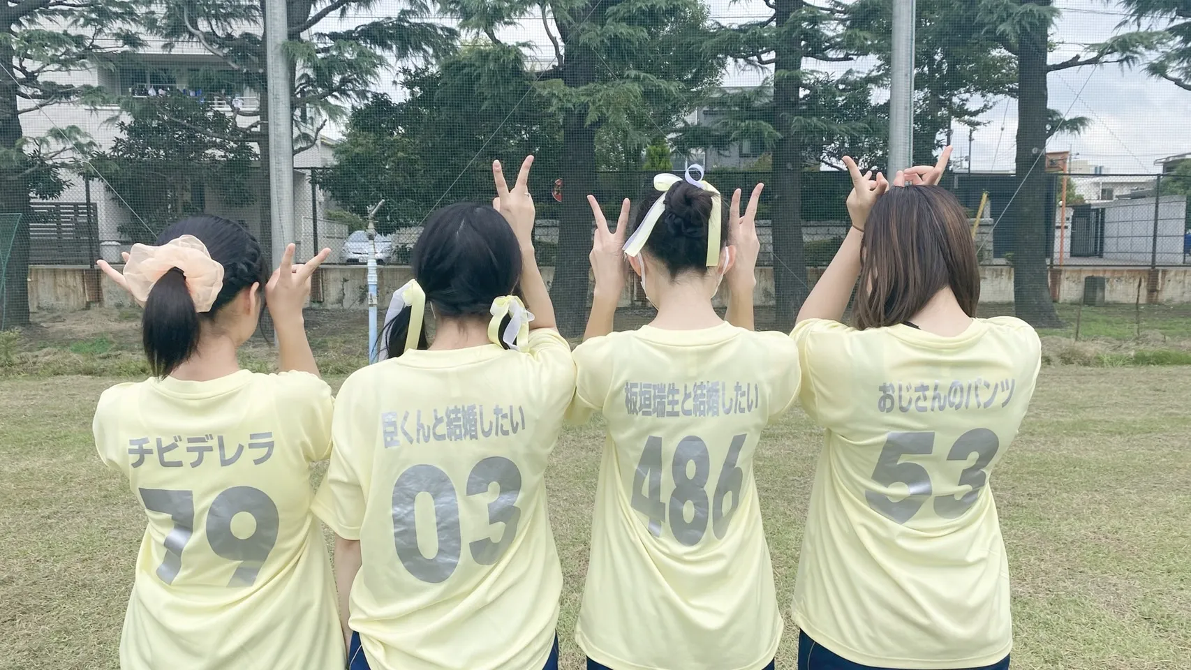 パステルイエロークラスTシャツ