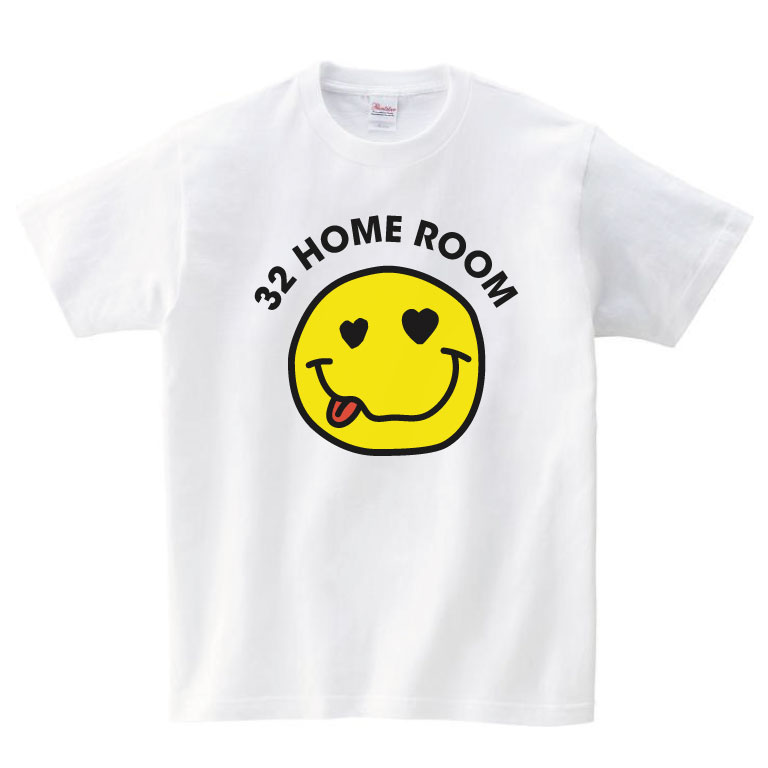 ハートの目をしたスマイルマークの白Tシャツ