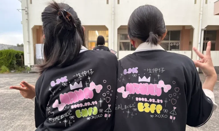 鹿児島県S高等学校3年生さま クラスTシャツ制作事例（スポーツラインリブ　BIGシャツ）