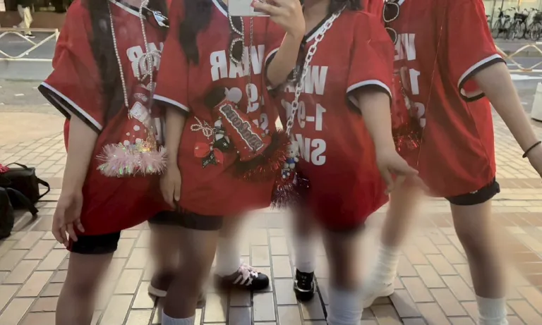 埼玉県O高等学校1年9組さま クラスTシャツ制作事例（スポーツラインリブ　BIGシャツ）
